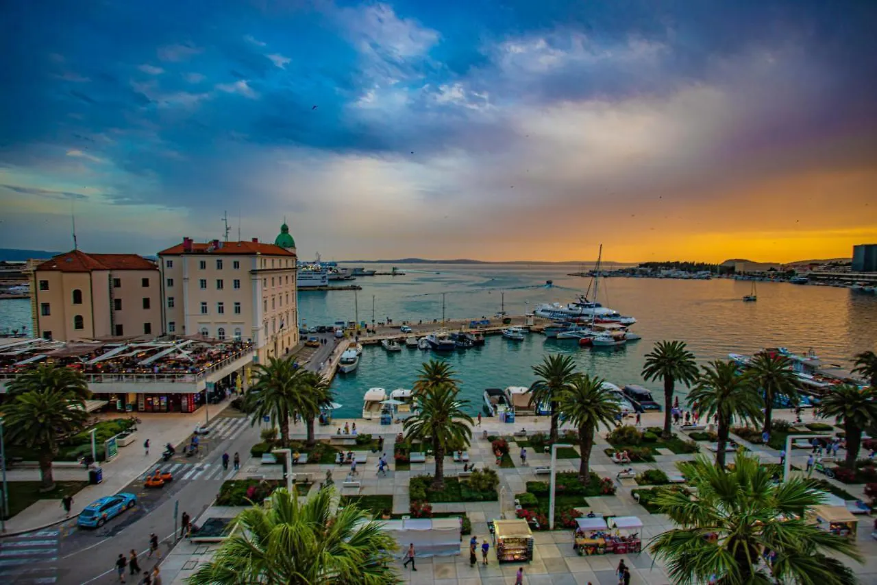 Riva - The Heart Of Palace Split