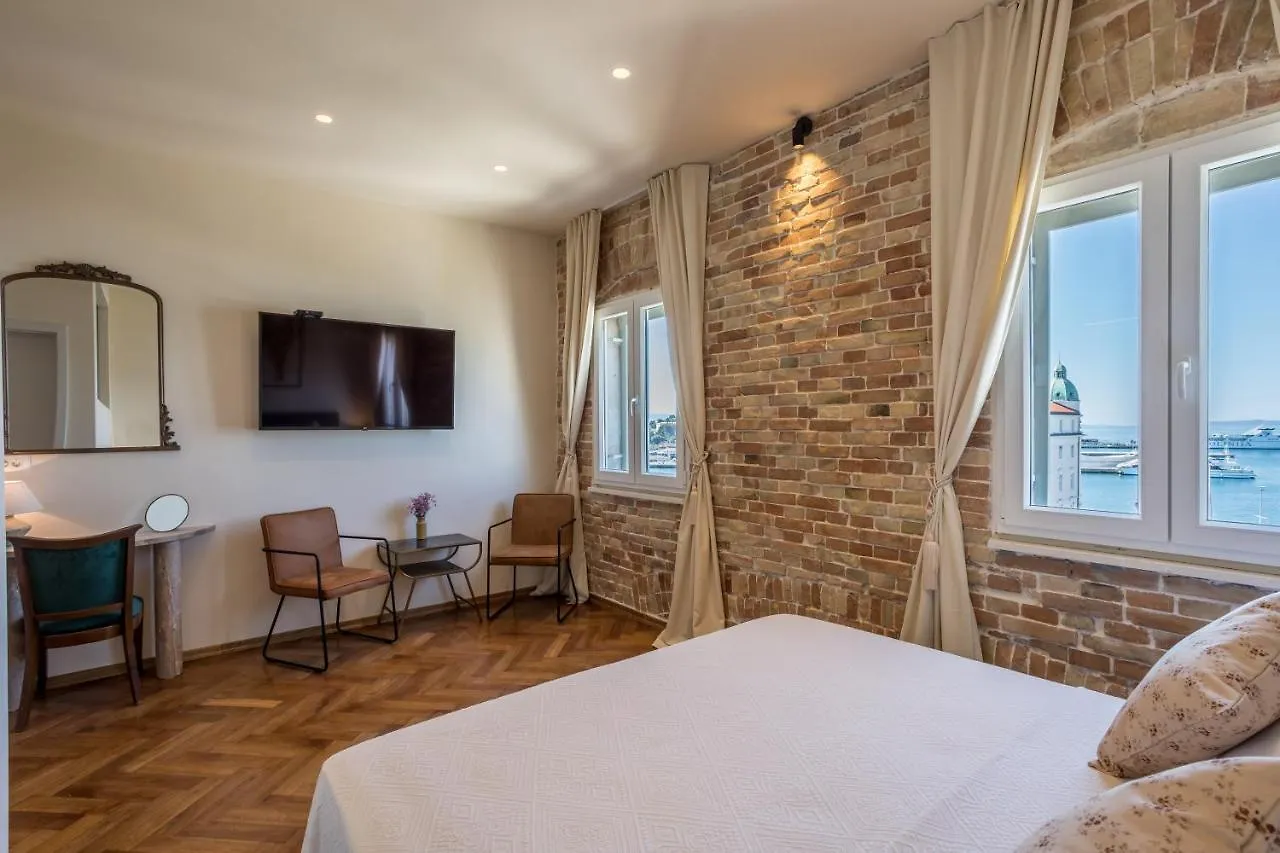 Riva - The Heart Of Palace Split Apartment