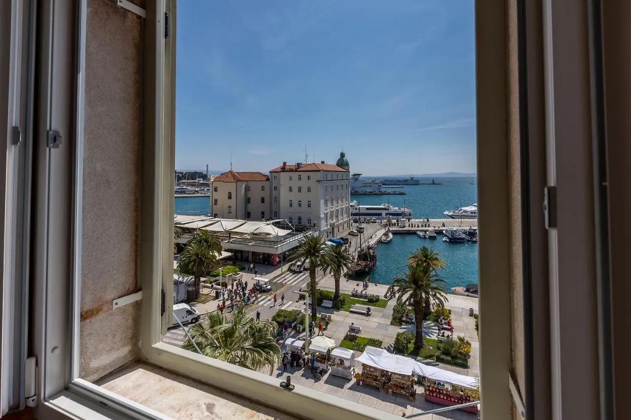 Riva - The Heart Of Palace Split Apartment