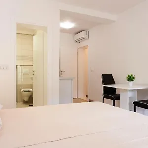Cutan Apartment